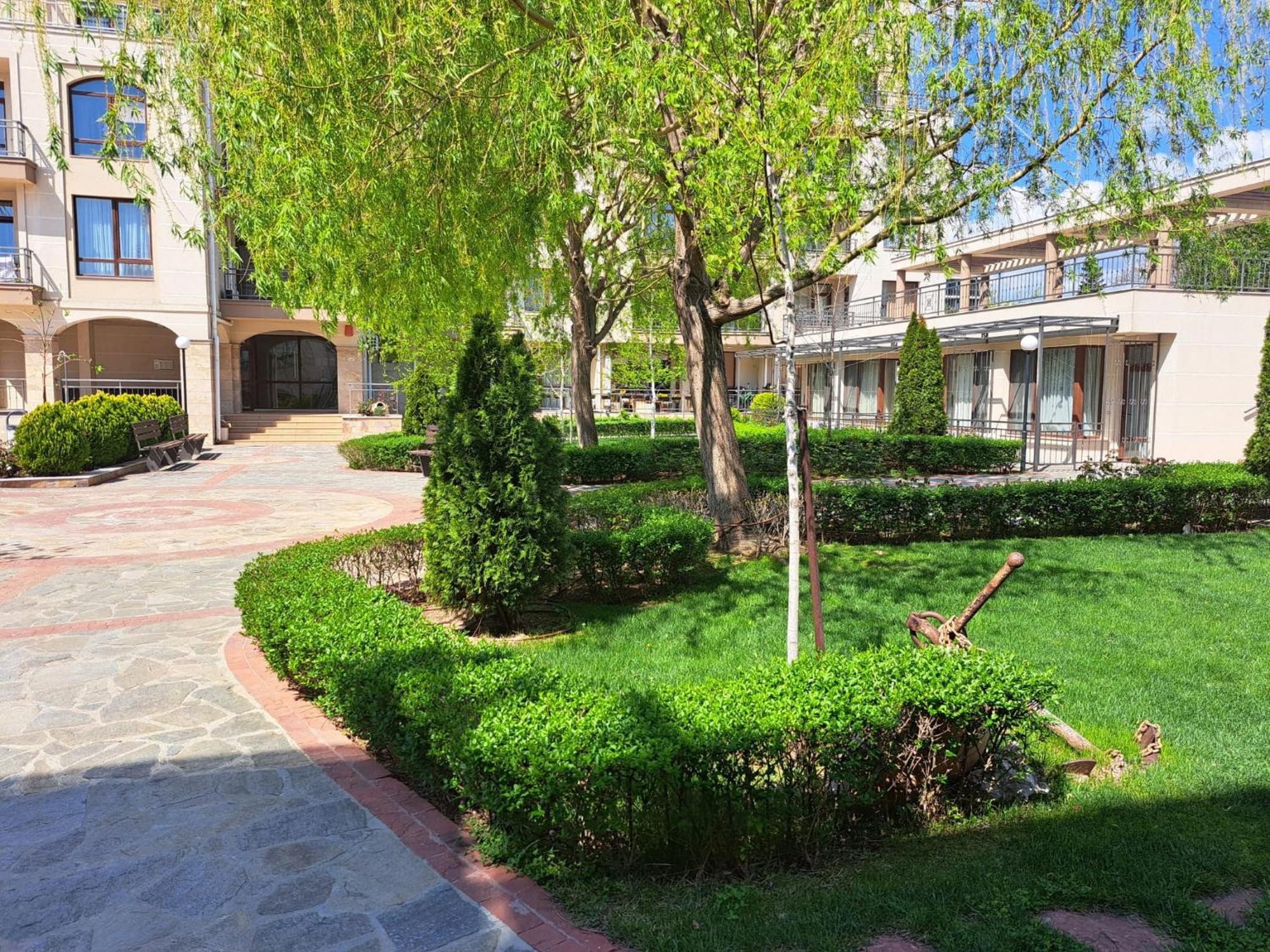 Patrick'S Apartments - Sorrento Sole Mare, Свети-Влас Экстерьер фото